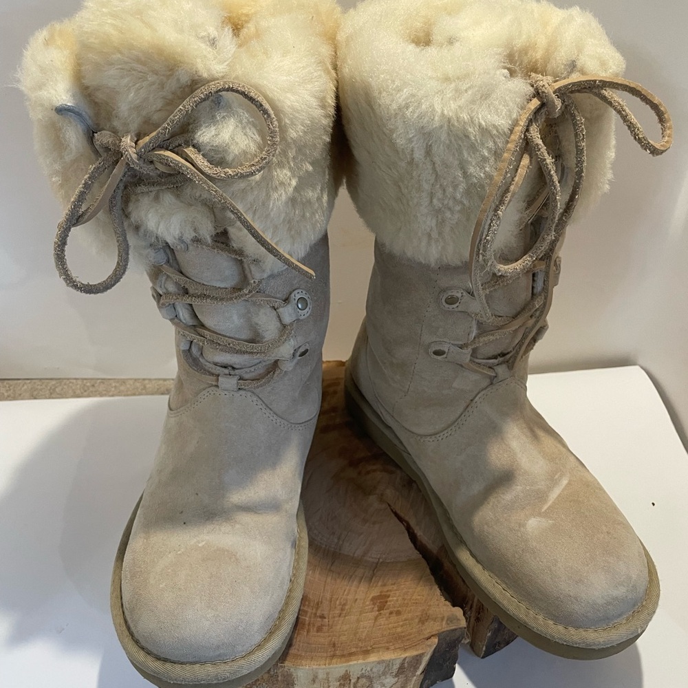 UGG Tan Shearling Winter Boots - Picture 2 of 16
